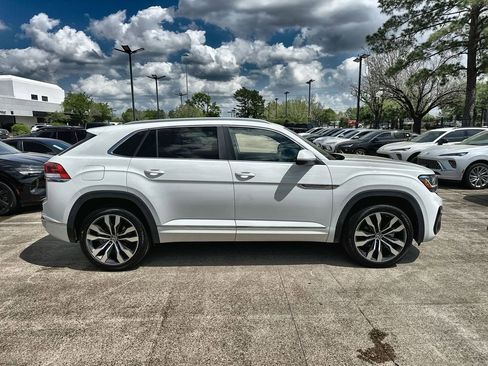Used 2021 Volkswagen Atlas Cross Sport SEL R-Line image 10