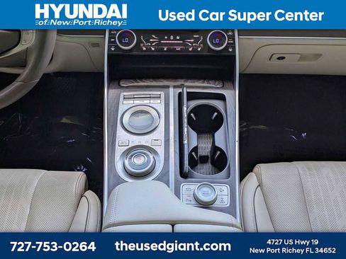 Used 2022 Genesis GV80 2.5T w/ Prestige Package 04 AWD/4WD image 22