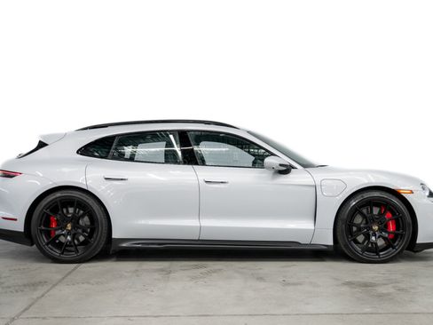 Used 2022 Porsche Taycan GTS AWD/4WD image 46