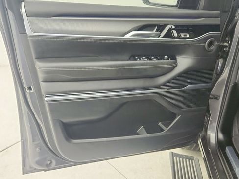 Used 2022 Jeep Grand Wagoneer Series II image 29