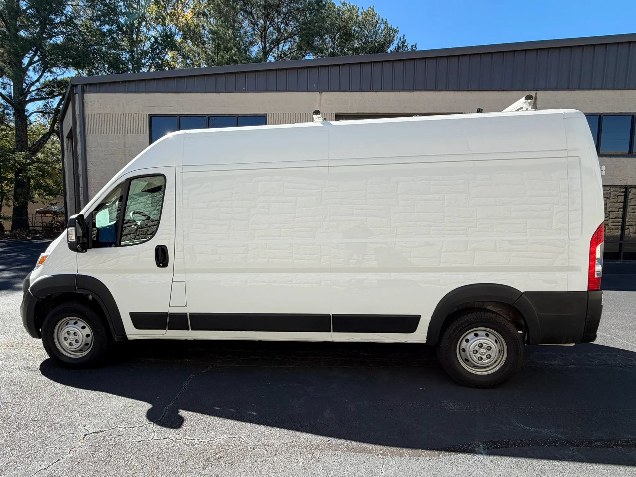 Used 2023 RAM ProMaster 2500 FWD image 3