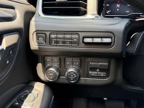 Used 2023 GMC Yukon Denali w/ Denali Reserve Package AWD/4WD image 19