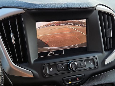 Used 2024 GMC Terrain SLE image 17