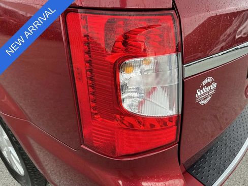Used 2016 Chrysler Town & Country Touring w/ Driver Convenience Group FWD image 10