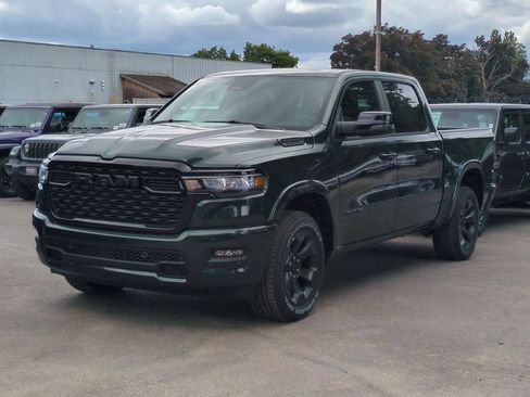 New 2026 RAM 1500 4x4 Crew Cab image 3