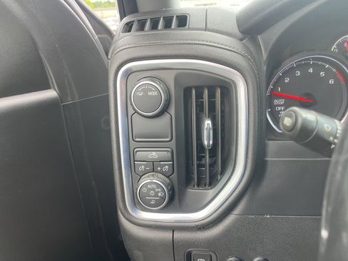 Used 2020 Chevrolet Silverado 1500 LT w/ Convenience Package image 16