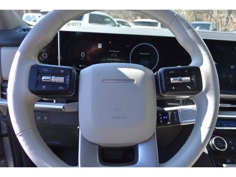 Used 2024 Hyundai Santa Fe Limited image 18