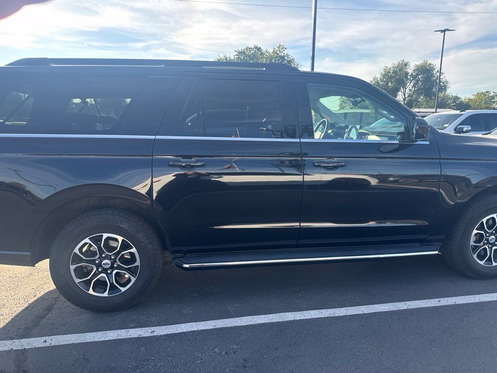 Used 2022 Ford Expedition Max XLT AWD/4WD image 7