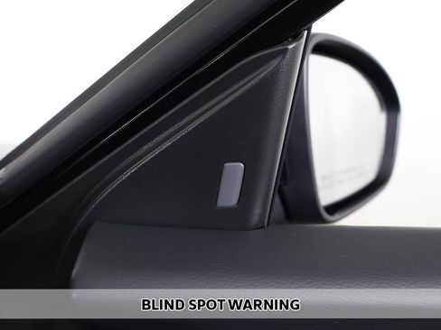 Used 2023 Nissan Sentra SV image 4