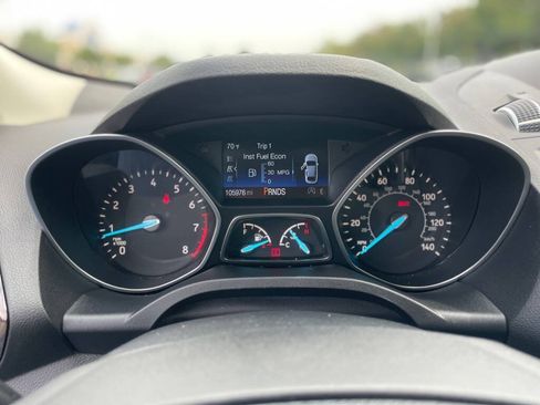 Used 2017 Ford Escape Titanium FWD image 11
