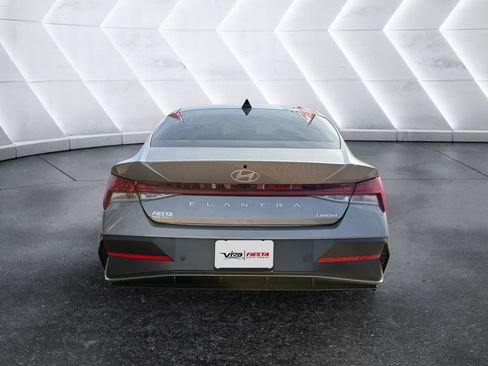 Certified 2024 Hyundai Elantra Limited image 5