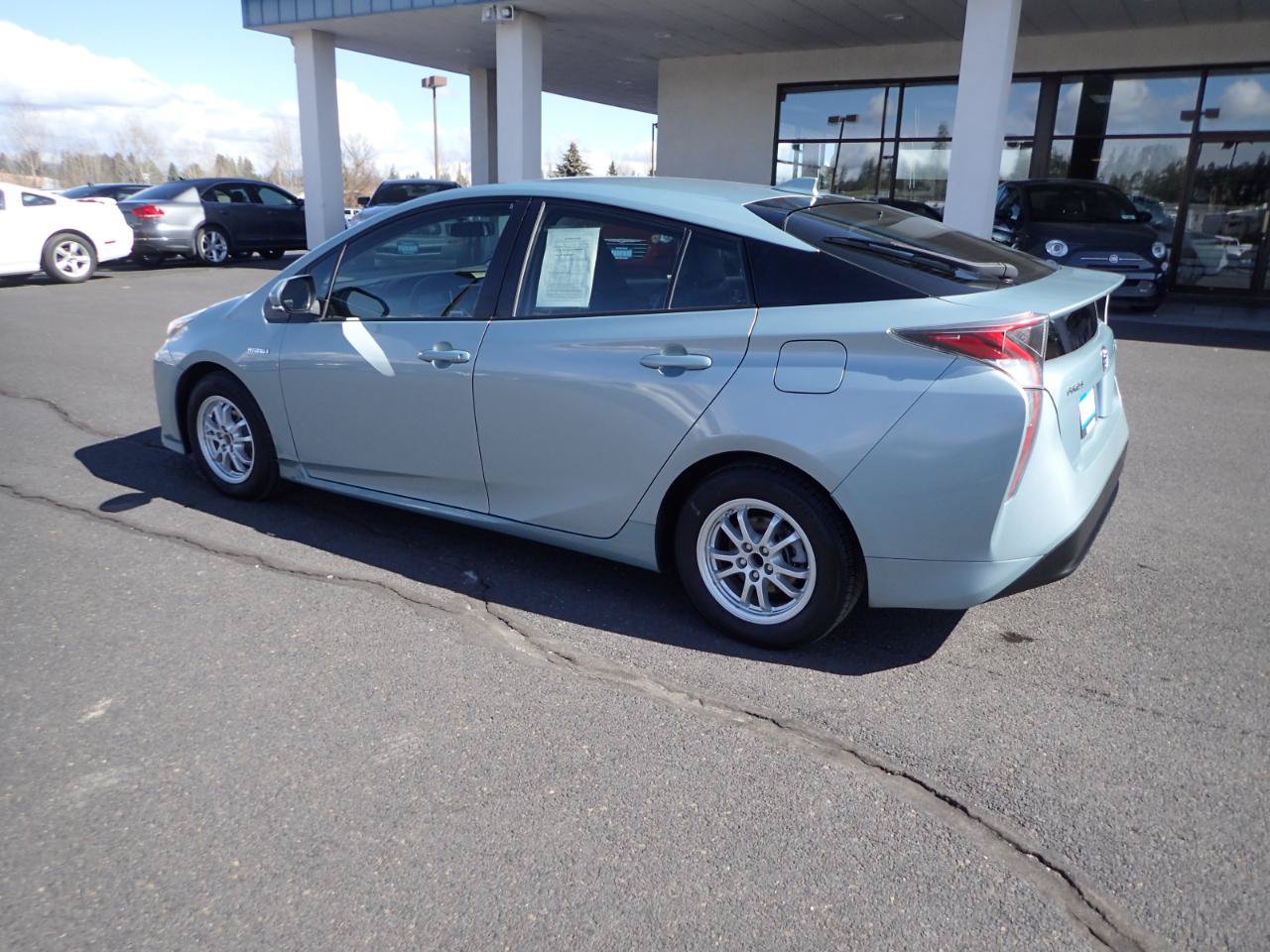 Used 2016 Toyota Prius Two FWD image 3