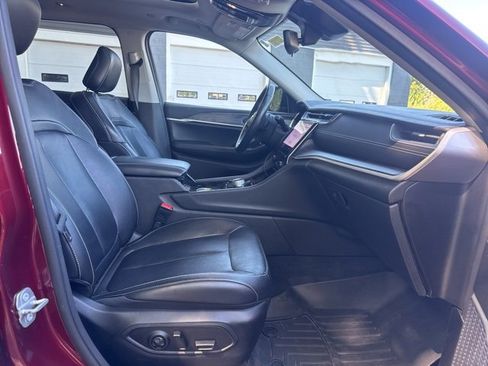 Used 2022 Jeep Grand Cherokee L Limited image 16