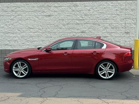 Used 2018 Jaguar XE Premium AWD/4WD image 13