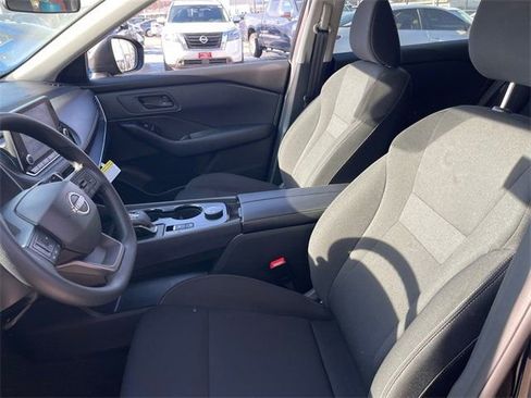 Used 2025 Nissan Rogue S image 10