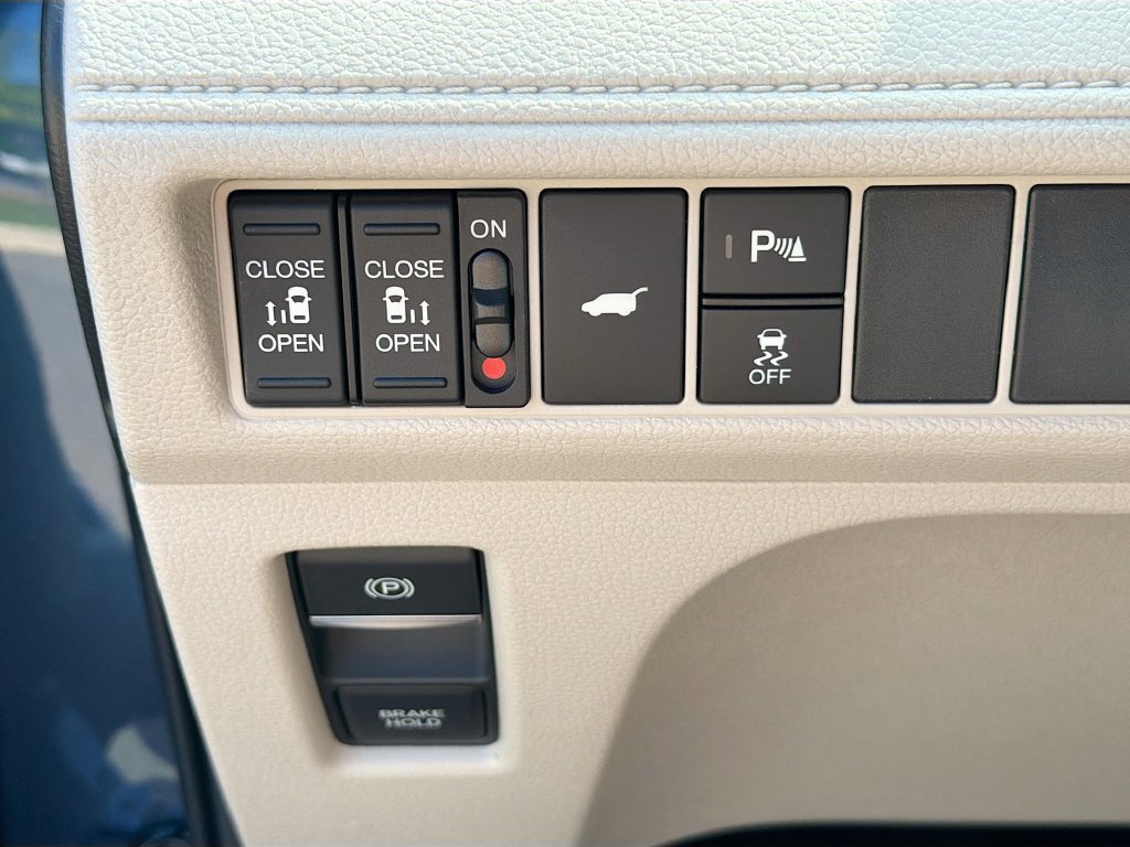 New 2026 Honda Odyssey Touring image 19