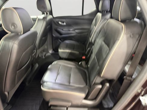 Used 2022 Chevrolet Traverse Premier FWD image 15