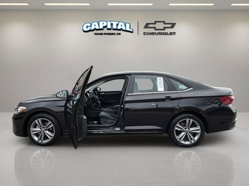 Used 2024 Volkswagen Jetta SE image 13