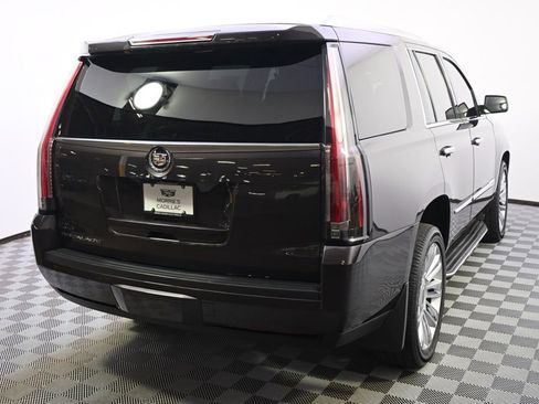 Used 2015 Cadillac Escalade Premium AWD/4WD image 6