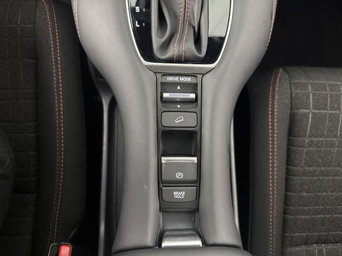 Certified 2025 Honda HR-V Sport image 33