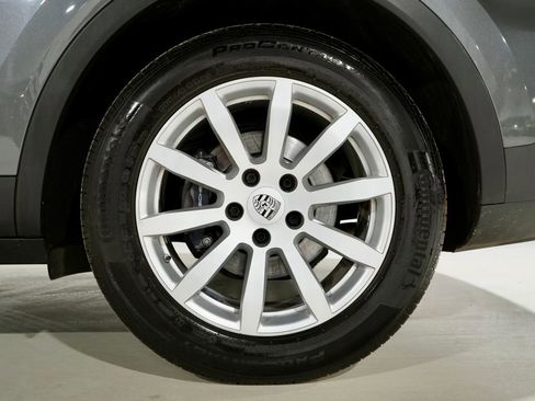 Used 2021 Porsche Cayenne image 33