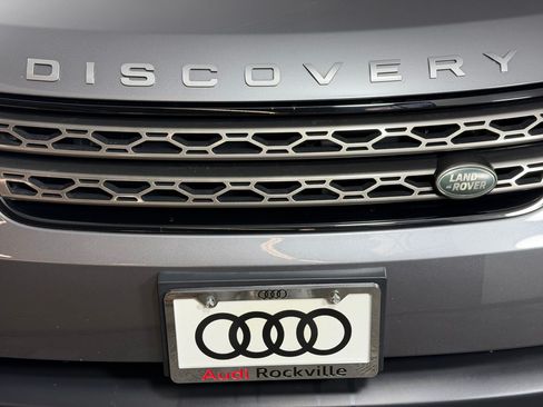 Used 2017 Land Rover Discovery SE AWD/4WD image 29
