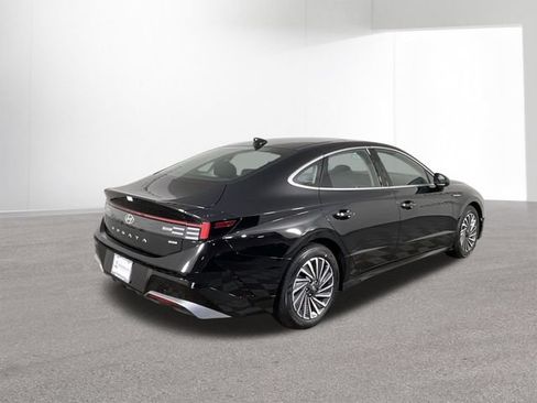 Used 2026 Hyundai Sonata SEL FWD image 13