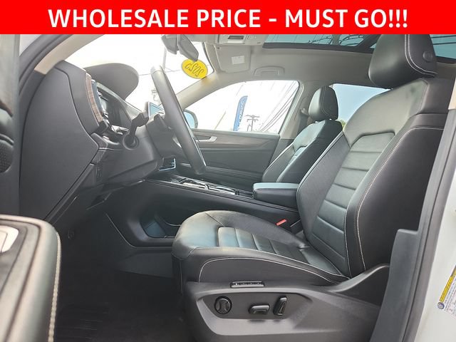 Used 2025 Volkswagen Atlas SEL AWD/4WD image 8