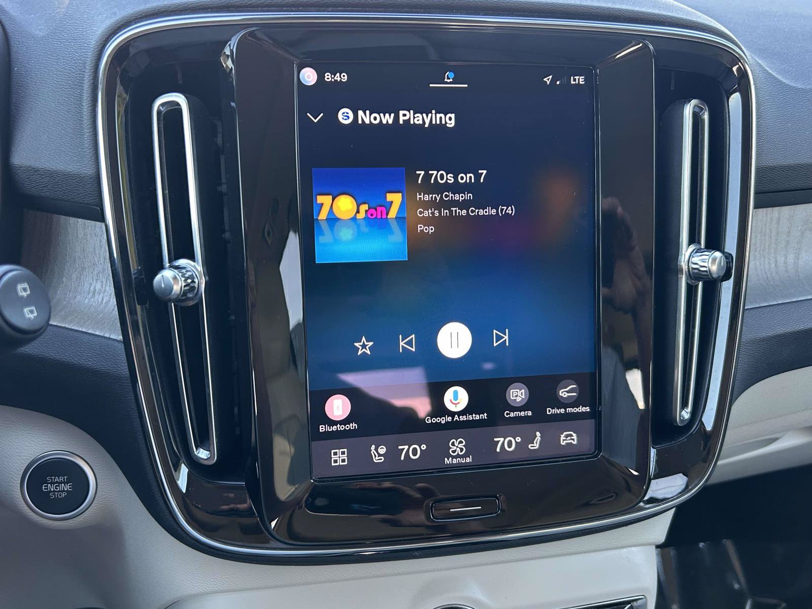 Certified 2024 Volvo XC40 B5 Plus w/ Climate Package AWD/4WD image 25