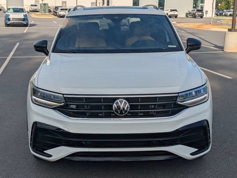 Used 2023 Volkswagen Tiguan SE R-Line FWD image 9