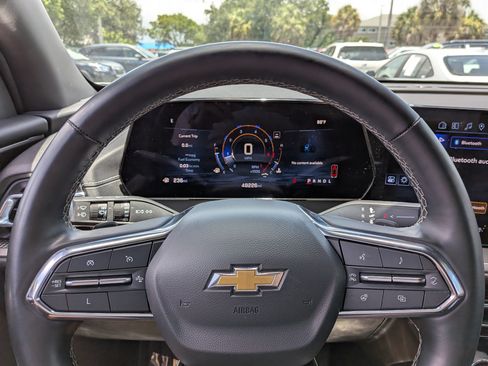 Used 2024 Chevrolet Traverse LT FWD image 27