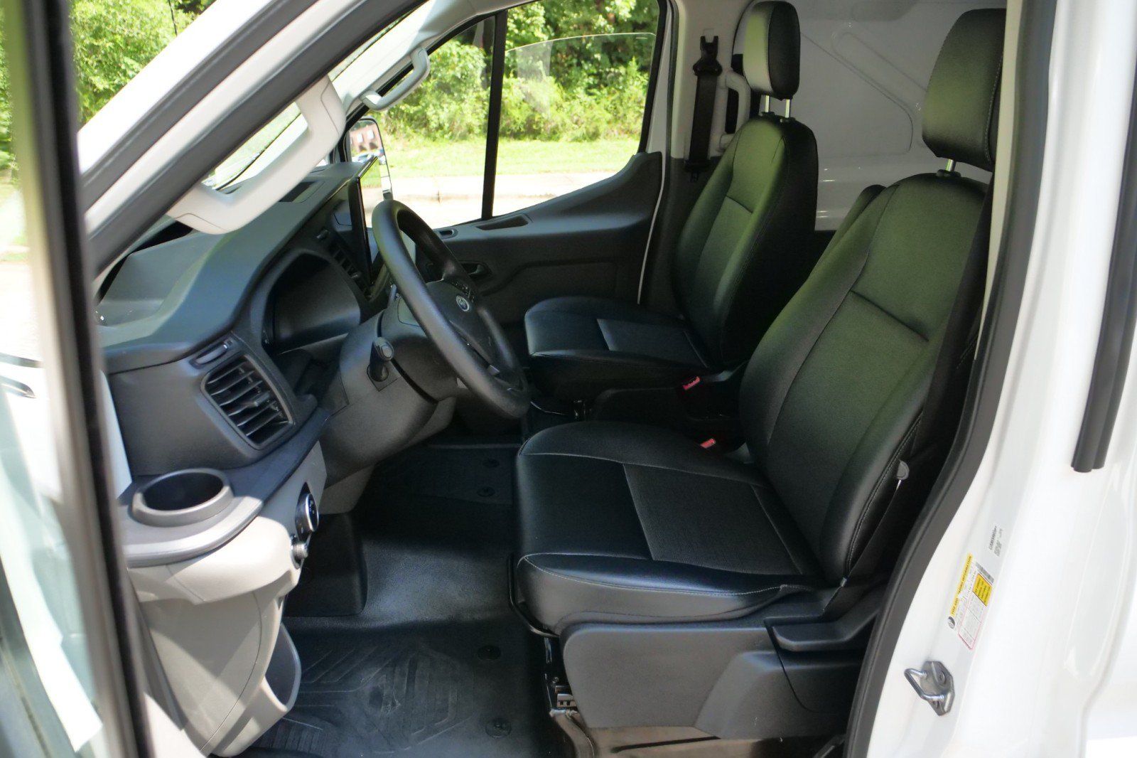 Used 2022 Ford E-Transit Low Roof w/ Load Area Protection Package RWD image 3