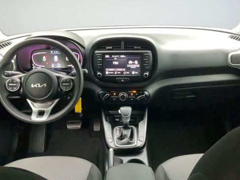Used 2023 Kia Soul LX FWD image 12