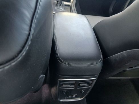 Used 2018 Dodge Charger GT AWD/4WD image 28
