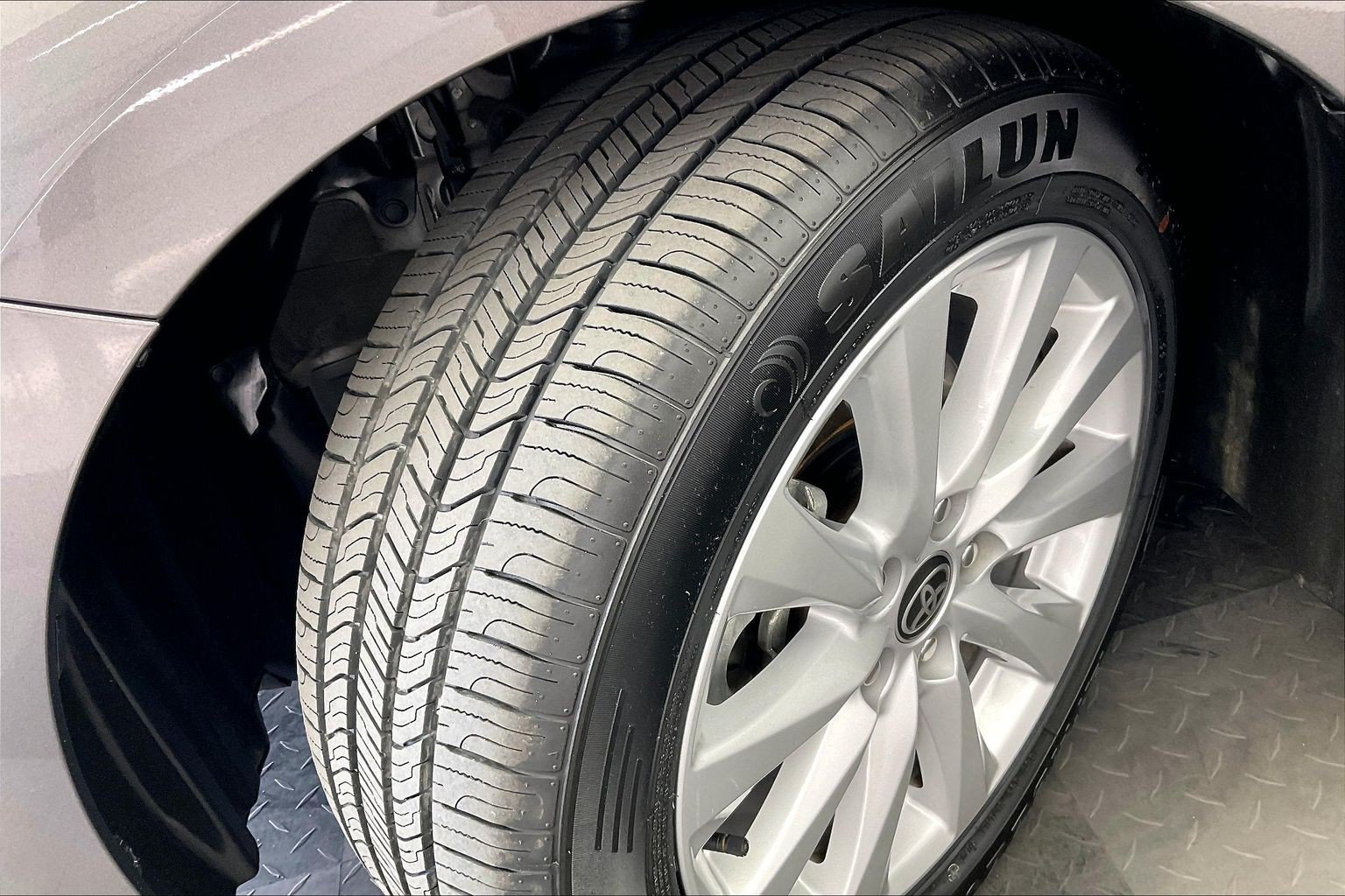 Used 2020 Toyota Camry LE FWD image 33