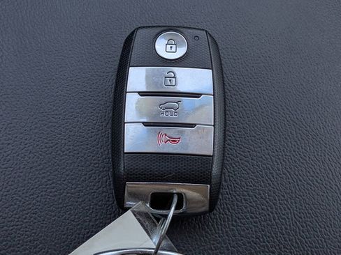 Used 2019 Kia Sorento EX image 31