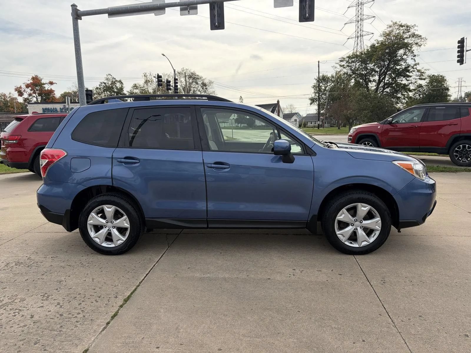 Used 2016 Subaru Forester 2.5i Premium AWD/4WD image 4