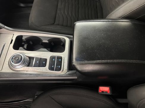 Used 2021 Ford Explorer XLT RWD image 25