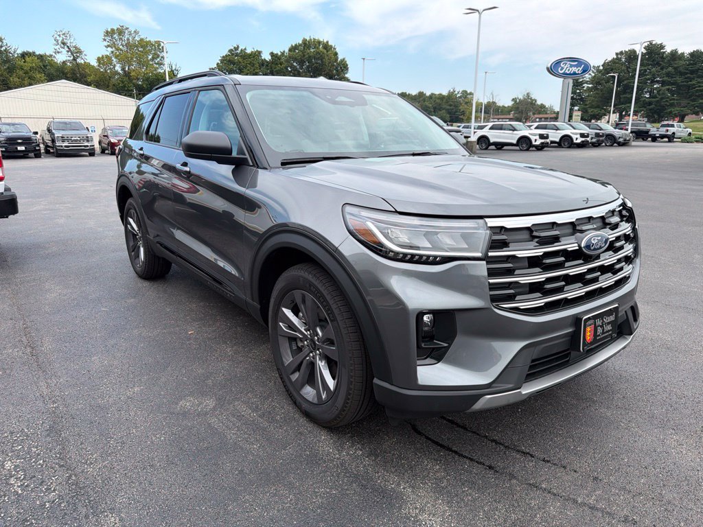 New 2026 Ford Explorer Active w/ Active Comfort Package AWD/4WD image 7