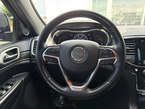 Used 2019 Jeep Grand Cherokee Limited AWD/4WD image 15