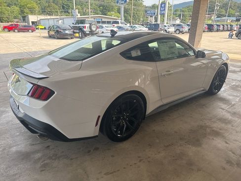 New 2025 Ford Mustang Coupe image 4