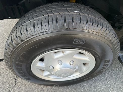 Used 2008 Ford E-350 and Econoline 350 XLT image 16