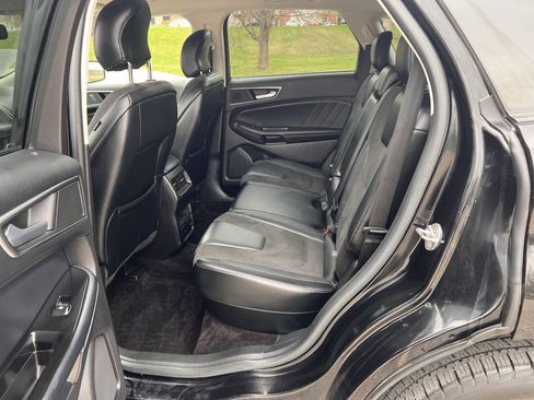 Used 2017 Ford Edge Sport w/ Technology Package image 12