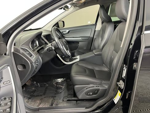 Used 2016 Volvo XC60 T5 Premier image 11