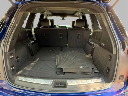 Certified 2025 Cadillac XT6 Premium Luxury w/ Platinum Package image 17