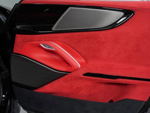 Used 2026 Ferrari Purosangue AWD/4WD image 37
