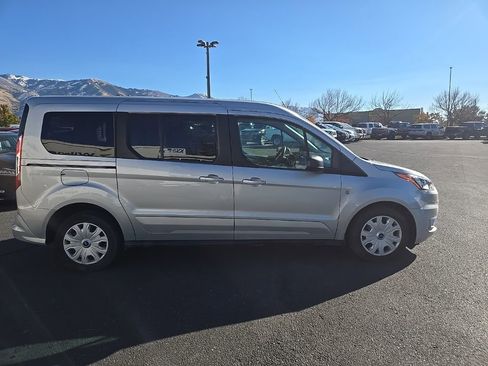 Used 2022 Ford Transit Connect XLT image 4