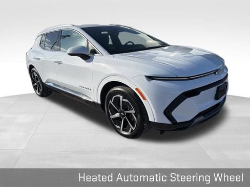 Used 2025 Chevrolet Equinox EV LT w/ Convenience Package image 21