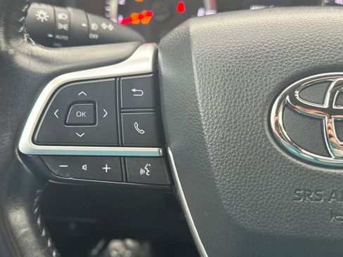 Used 2022 Toyota Highlander LE image 20