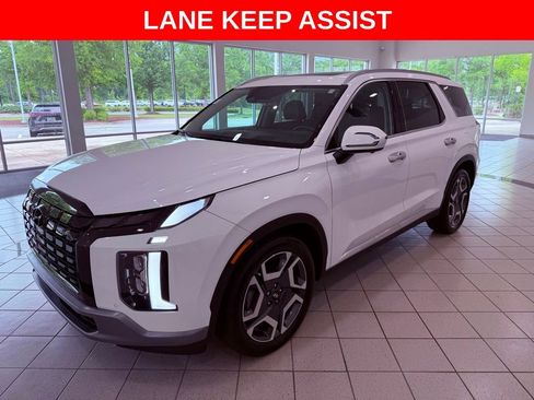 Used 2024 Hyundai Palisade Limited FWD image 3